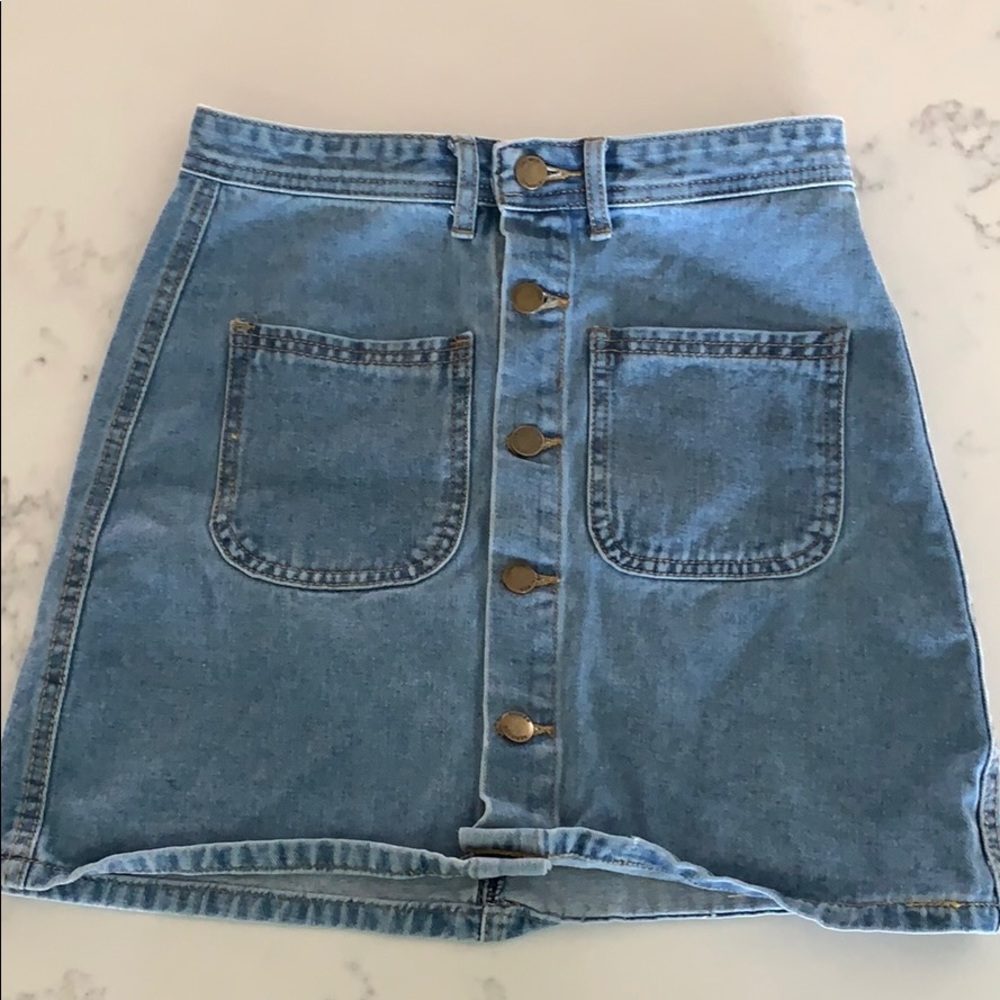 Jean skirt with buttons
